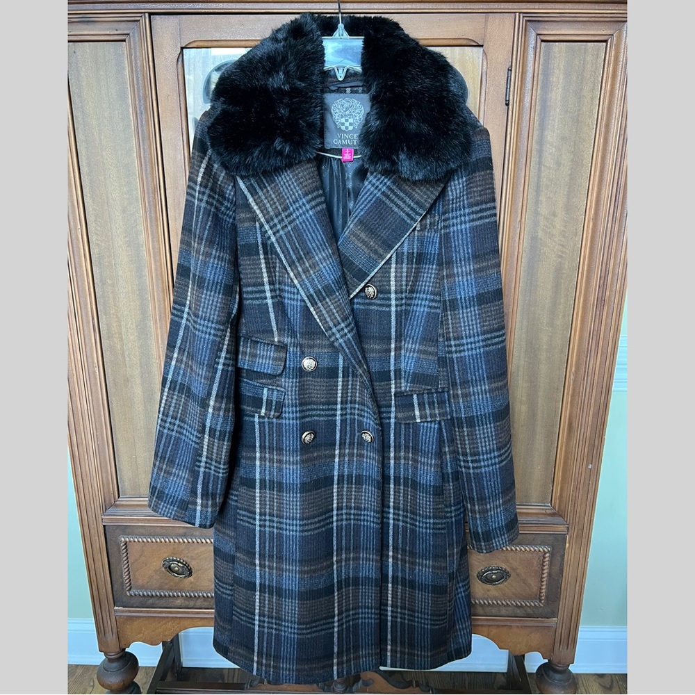 Vince Camuto Double-Breasted Plaid Coat with Faux-Fur-Collar 🖤